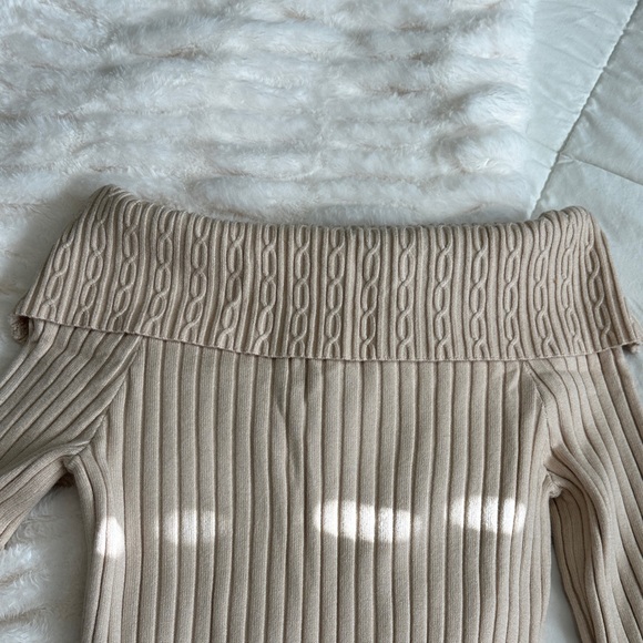 Off-Shoulder Ribbed Sweater - Picture 6 of 6